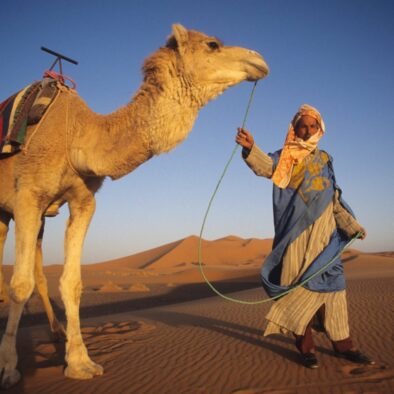 Excursión en camello con nuestra viaje de 3 días por el desierto de Marrakech a Merzouga
