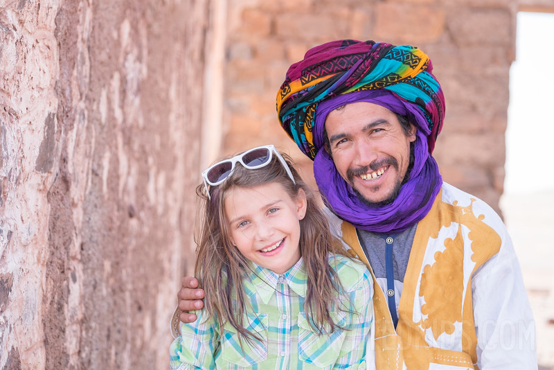Un marroquí y un turista durante el Ramadán en Marruecos