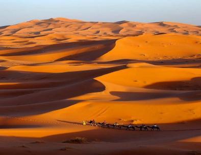 Dune di sabbia di Erg chebbi nel merzouga del deserto del Sahara in Marocco