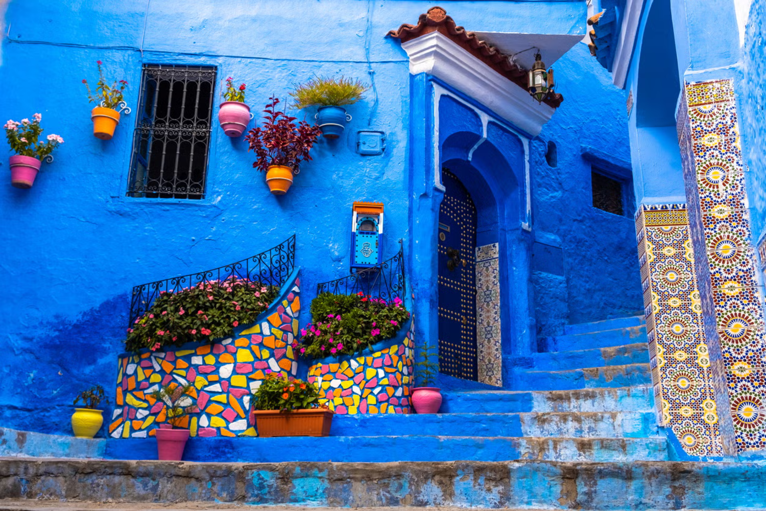 Chefchaouen, una de las mejores ciudades para visitar en Marruecos por sus paredes azules