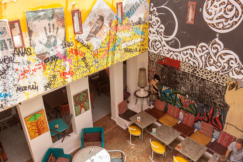 Café Clock a Marrakech, pareti dipinte