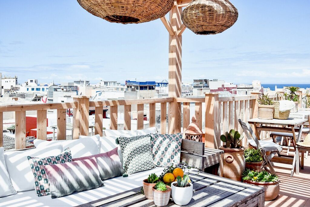 Lyon Mogador, riads of Essaouira painted in white