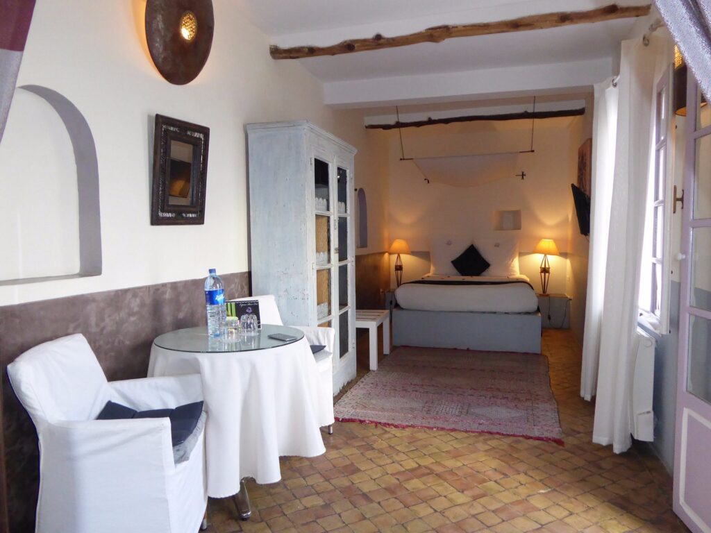 Casa Lila & Spa en Essaouira, habitación gris