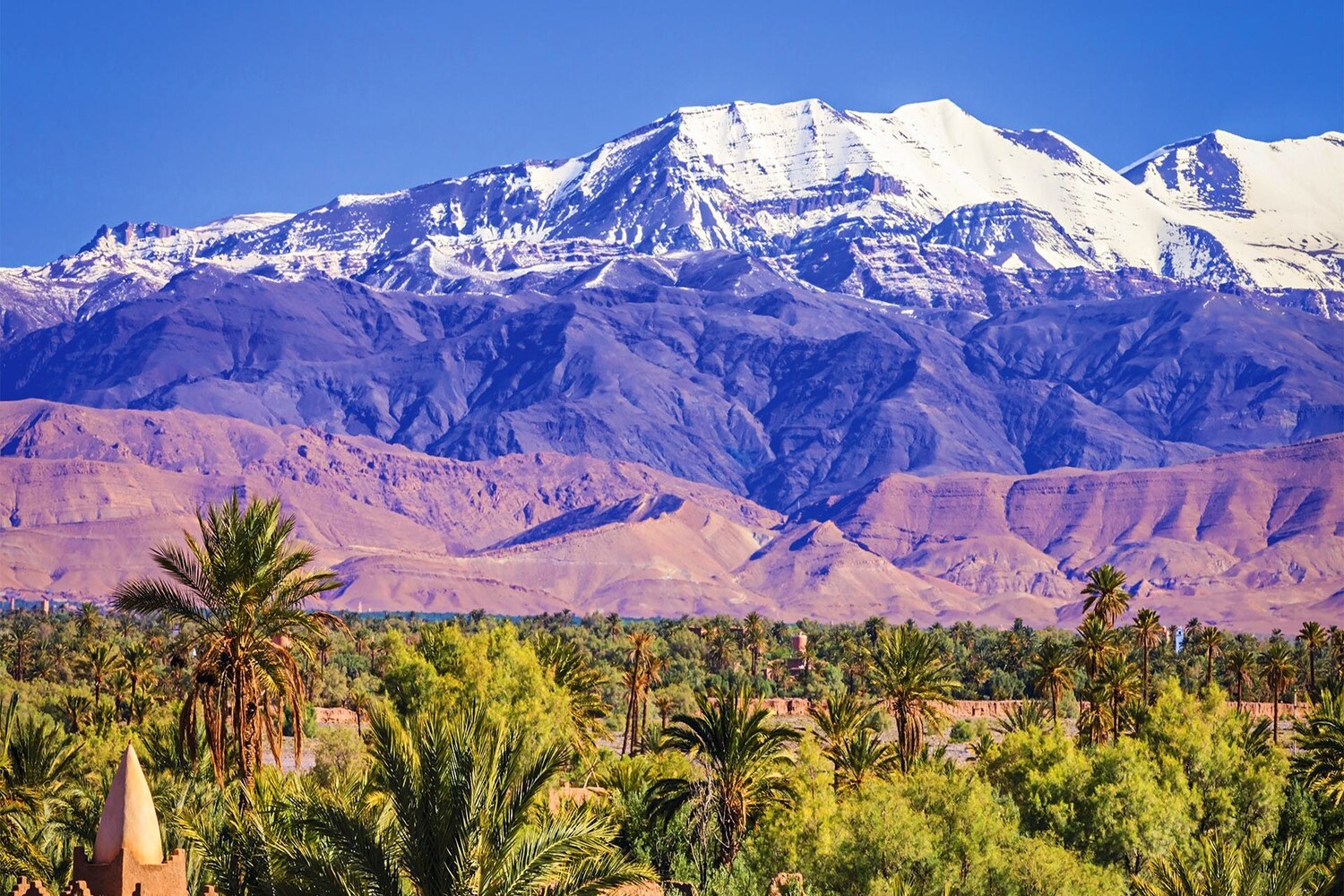 Cumbres nevadas de la cordillera del Atlas durante enero en Marruecos.