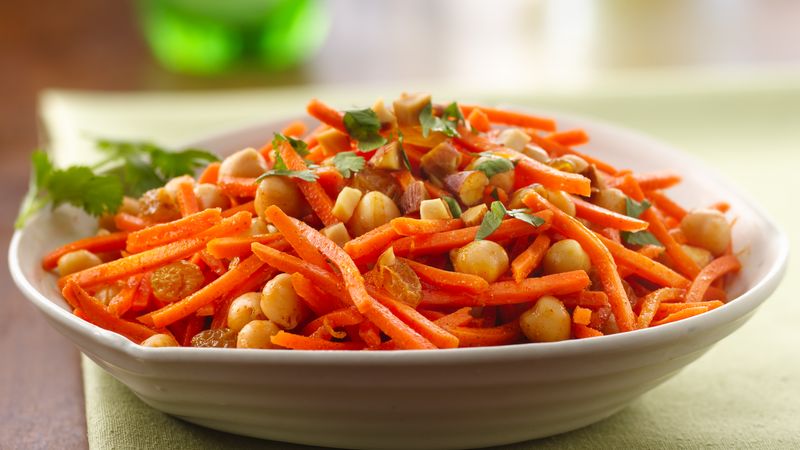 Moroccan Salad with Carrots and Olives