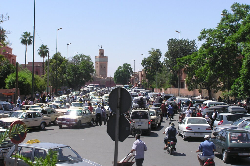 Vida cotidiana y transporte en Marrakech